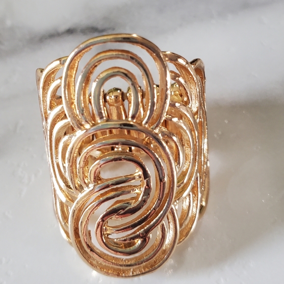 Gold Tone Stretch Ring 💥3 for $24💥 - Picture 16 of 16